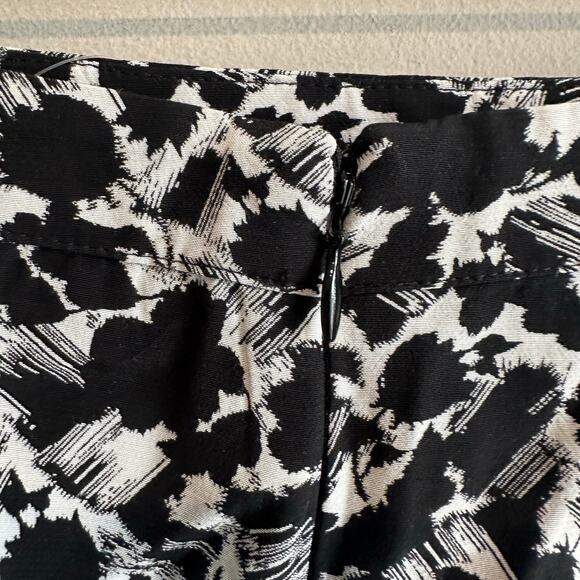 Madewell Women's Side-Slit Midi Skirt in Floral Crepe Black and White 8 NEW - Picture 8 of 13